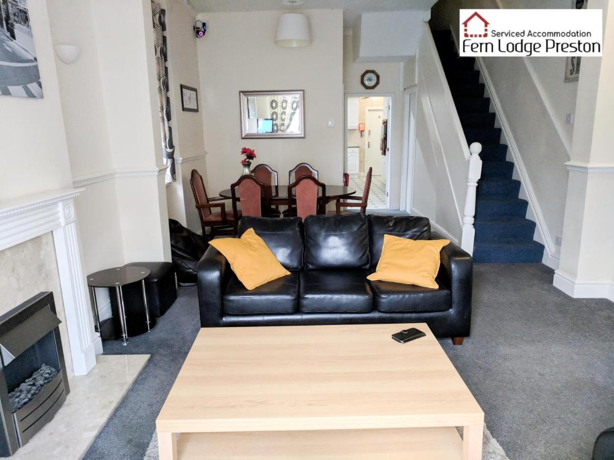 4 Bedroom House At Fern Lodge Preston Serviced Accommodation - Free Wifi & Parking Exterior photo