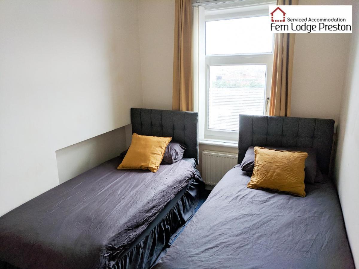 4 Bedroom House At Fern Lodge Preston Serviced Accommodation - Free Wifi & Parking Exterior photo